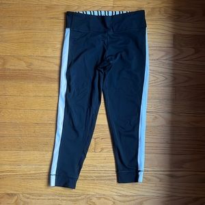 Small black and white capri leggings